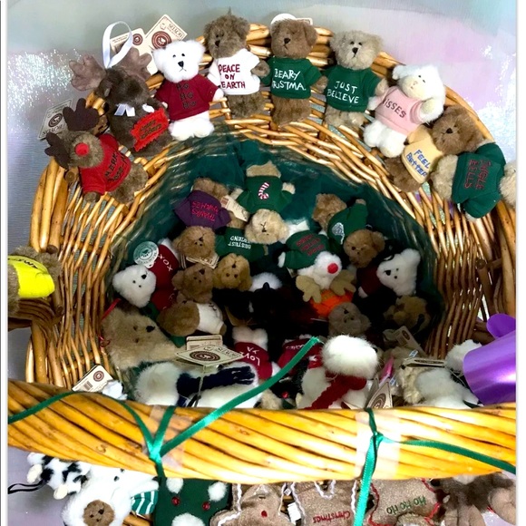 SALE! HUGE LOT! MUST READ!! Retired Lot of 40 Boyd’s Bears Plush Mini Bears - Picture 5 of 10